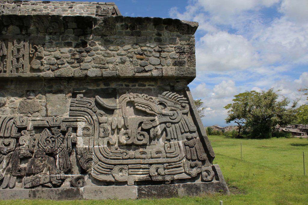 Zona arqueológica de Xochicalco, Morelos a 40 minutos del lago de Tequesquitengo, la cuarta más visitada del país